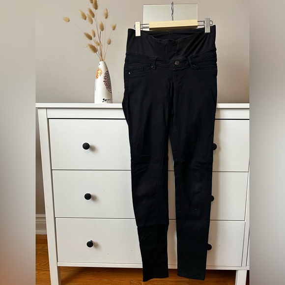 H&M Maternity jeans (black and blue) - Picture 2 of 2